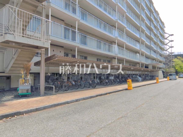 駐輪場 【志木ニュータウン東の森壱番街六号棟】 駐輪場 【志木ニュータウン東の森壱番街六号棟】