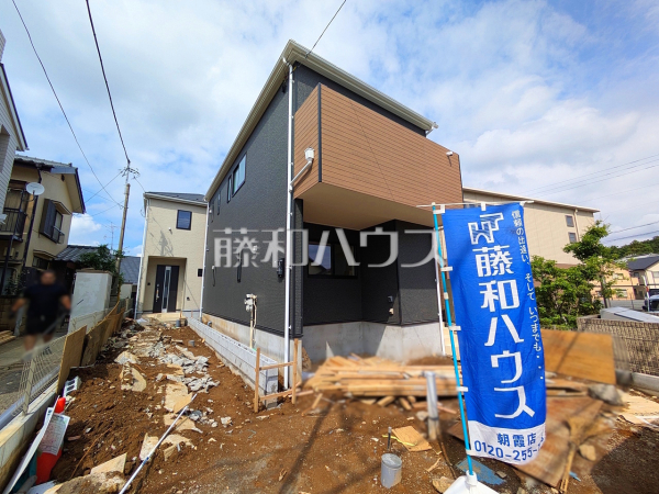 足場が外れて実際の外観が見えてきました。完成までもう少しです。 【和光市下新倉4丁目】 足場が外れて実際の外観が見えてきました。完成までもう少しです。 【和光市下新倉4丁目】