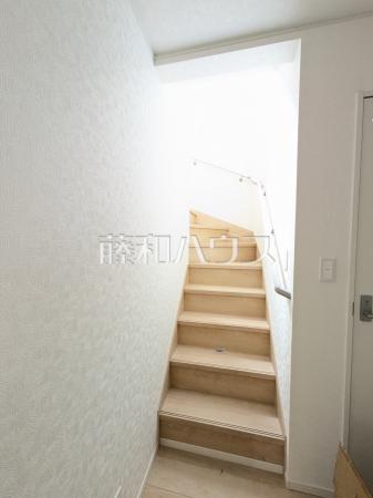 2号棟 階段 【和光市下新倉4丁目】 2号棟 階段 【和光市下新倉4丁目】