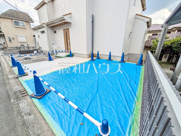 カースペース 【日野市西平山5丁目】間口も十分な幅があり、大きめの車(車種による)でもラクラク駐車していただけます。 カースペース 【日野市西平山5丁目】間口も十分な幅があり、大きめの車(車種による)でもラクラク駐車していただけます。