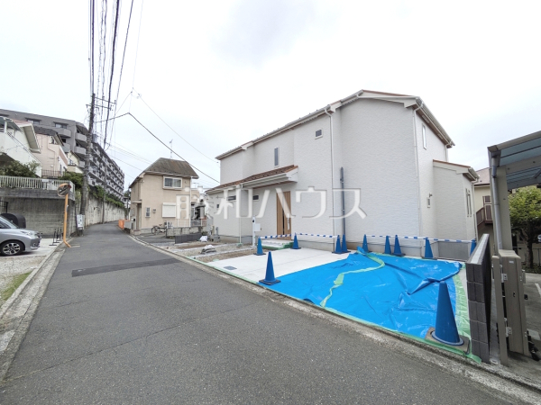 接道状況および現場風景 【日野市西平山5丁目】 接道状況および現場風景 【日野市西平山5丁目】