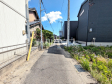 接道状況および現場風景 【小牧市藤島町居屋敷】 接道状況および現場風景 【小牧市藤島町居屋敷】