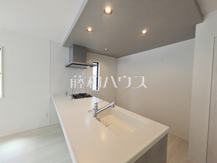 1号棟 キッチン 【東村山市青葉町1丁目】/撮影日2026/08/14