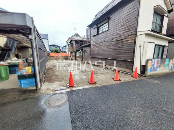 現地写真 【練馬区関町南1丁目】西武新宿線の急行停車駅「上石神井」駅 徒歩11分! 現地写真 【練馬区関町南1丁目】西武新宿線の急行停車駅「上石神井」駅 徒歩11分!