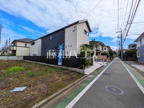 接道状況および現場風景 【三鷹市下連雀3丁目】 接道状況および現場風景 【三鷹市下連雀3丁目】