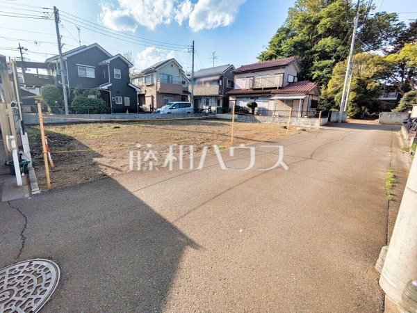 接道状況および現場風景 【東久留米市南沢1丁目】西武池袋線 東久留米駅 徒歩15分 接道状況および現場風景 【東久留米市南沢1丁目】西武池袋線 東久留米駅 徒歩15分