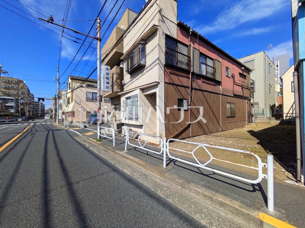 接道状況および現場風景 【三鷹市下連雀6丁目】 接道状況および現場風景 【三鷹市下連雀6丁目】