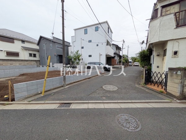 接道状況および現場風景 【世田谷区上北沢1丁目】 接道状況および現場風景 【世田谷区上北沢1丁目】