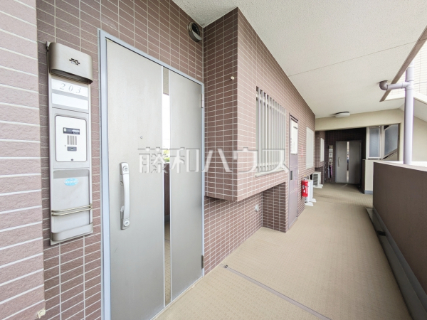 玄関 【ラヴィドール志木】 玄関 【ラヴィドール志木】