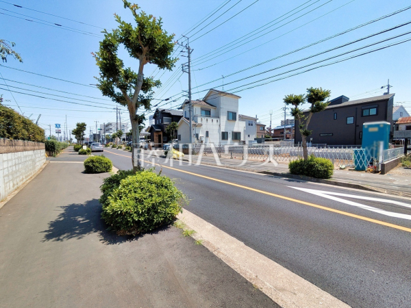 接道状況および現場風景 【所沢市東所沢和田1丁目】 建物のプレゼンをさせていただきますので、実際の完成イメージを思い描いていただくことができます。お気軽にお問合せ下さい。 接道状況および現場風景 【所沢市東所沢和田1丁目】 建物のプレゼンをさせていただきますので、実際の完成イメージを思い描いていただくことができます。お気軽にお問合せ下さい。