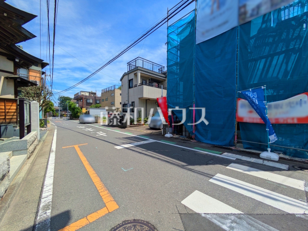 接道状況および現場風景 【朝霞市根岸台7丁目】 接道状況および現場風景 【朝霞市根岸台7丁目】