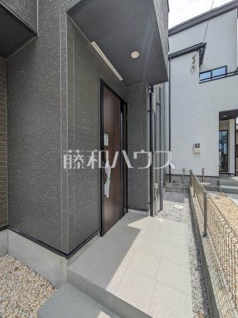 1号棟 玄関 【朝霞市根岸台7丁目】 1号棟 玄関 【朝霞市根岸台7丁目】