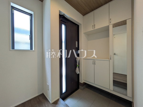 1号棟 玄関ホール 【朝霞市根岸台7丁目】 1号棟 玄関ホール 【朝霞市根岸台7丁目】