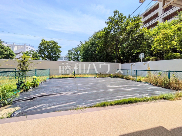 専用庭 【ライオンズマンション三鷹 】 専用庭 【ライオンズマンション三鷹 】