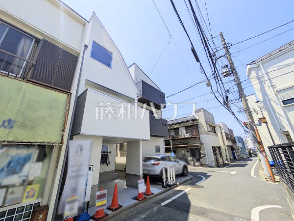 接道状況および現場風景 【西東京市南町3丁目】 接道状況および現場風景 【西東京市南町3丁目】
