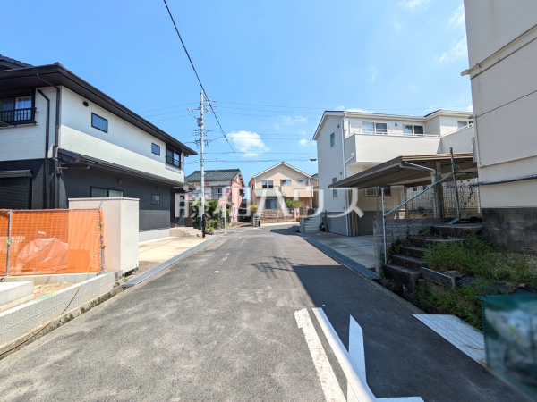 接道状況および現場風景 【春日井市岩成台5丁目】 接道状況および現場風景 【春日井市岩成台5丁目】