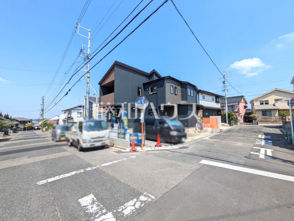 接道状況および現場風景 【春日井市岩成台5丁目】 接道状況および現場風景 【春日井市岩成台5丁目】
