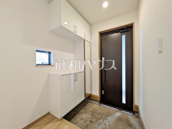 内玄関 【小金井市緑町5丁目】 内玄関 【小金井市緑町5丁目】