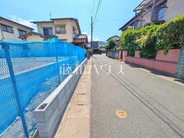 接道状況および現場風景 【福岡市西区上山門3丁目】 接道状況および現場風景 【福岡市西区上山門3丁目】