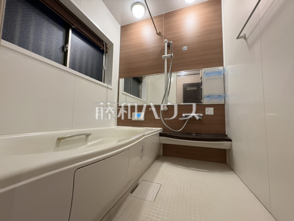 1坪サイズの綺麗な浴室で一日の疲れを癒す。お子様との入浴もゆったり快適です。
浴室 【清瀬市中清戸5丁目】 1坪サイズの綺麗な浴室で一日の疲れを癒す。お子様との入浴もゆったり快適です。
浴室 【清瀬市中清戸5丁目】