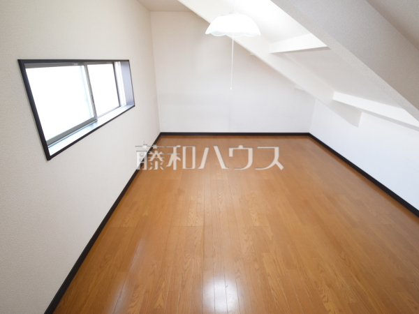 【窓のある明るい小屋裏収納】はまるで秘密基地!収納だけではもったいない、趣味のスペースにもどうですか?
収納 【清瀬市中清戸5丁目】 【窓のある明るい小屋裏収納】はまるで秘密基地!収納だけではもったいない、趣味のスペースにもどうですか?
収納 【清瀬市中清戸5丁目】