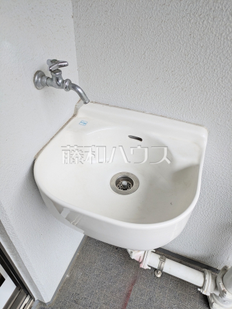 ≪その他内観≫バルコニーは水栓付きのためお掃除などに便利♪ 【エフユニバース】 ≪その他内観≫バルコニーは水栓付きのためお掃除などに便利♪ 【エフユニバース】
