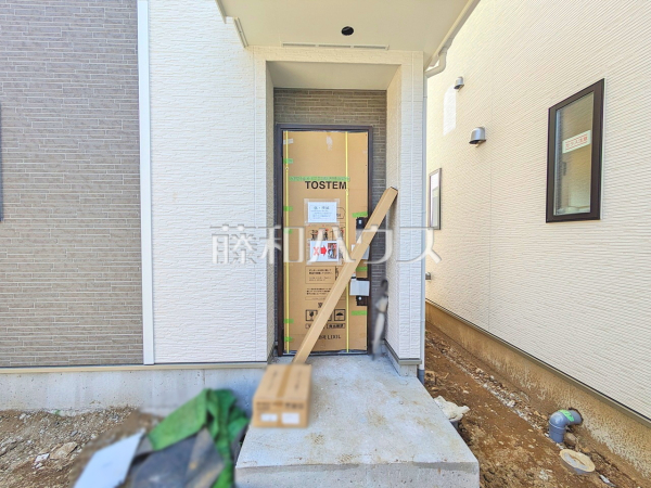 B号棟 玄関 【小平市花小金井5丁目】 B号棟 玄関 【小平市花小金井5丁目】