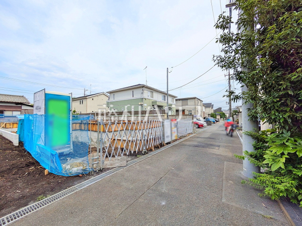 接道状況および現場風景 【日野市多摩平3丁目】充実した新たな生活を、「あったらいいな」がある、この地から始めてみませんか?鮮やかな青空と暮らすこの土地で・・・。 接道状況および現場風景 【日野市多摩平3丁目】充実した新たな生活を、「あったらいいな」がある、この地から始めてみませんか?鮮やかな青空と暮らすこの土地で・・・。