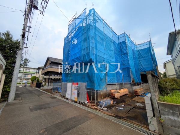 接道状況および現場風景 【日野市多摩平3丁目】お探しの物件に出会うためには、早めのご確認をオススメします。未完成の今のうちにぜひお問合せをお待ちしております。 接道状況および現場風景 【日野市多摩平3丁目】お探しの物件に出会うためには、早めのご確認をオススメします。未完成の今のうちにぜひお問合せをお待ちしております。