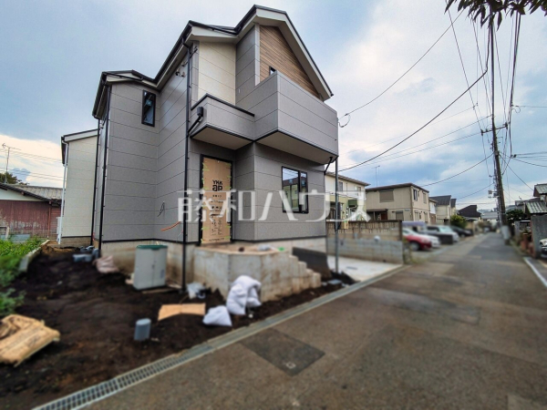 接道状況および現場風景 【日野市多摩平3丁目】 見学はしたいけど、なかなか時間が取れない・・・そんな方に出勤前や仕事終わりにマイホームを見学できるサポートをいたします。 接道状況および現場風景 【日野市多摩平3丁目】 見学はしたいけど、なかなか時間が取れない・・・そんな方に出勤前や仕事終わりにマイホームを見学できるサポートをいたします。