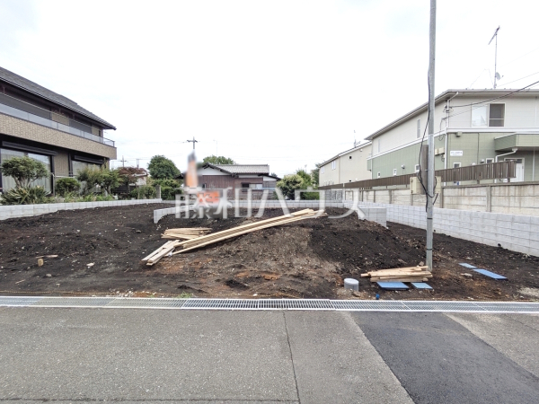 現場風景 【日野市多摩平3丁目】一戸建ての多いエリアのため、静かで落ち着いた雰囲気の街並みです。 現場風景 【日野市多摩平3丁目】一戸建ての多いエリアのため、静かで落ち着いた雰囲気の街並みです。