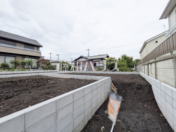 2号棟 現地写真 【日野市多摩平3丁目】整形地に比べ、購入価格が抑えられる敷地延長の土地。コストを抑えて住宅を建築したい方はぜひご検討下さい。 2号棟 現地写真 【日野市多摩平3丁目】整形地に比べ、購入価格が抑えられる敷地延長の土地。コストを抑えて住宅を建築したい方はぜひご検討下さい。