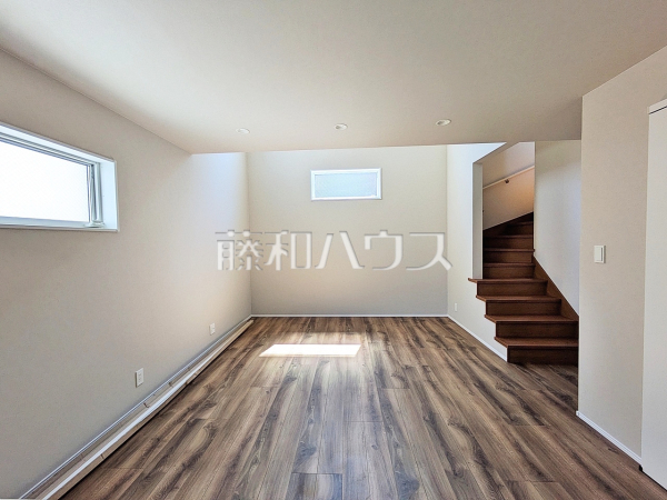 1号棟 リビング 【福岡市城南区友丘2丁目】 1号棟 リビング 【福岡市城南区友丘2丁目】