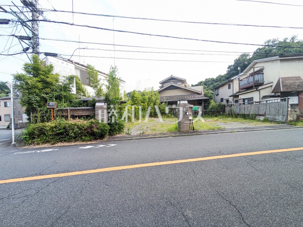 接道状況および現場風景(現況:古屋有) 【八王子市館町】 接道状況および現場風景(現況:古屋有) 【八王子市館町】