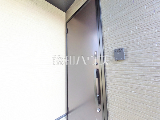 2号棟 玄関 【福岡市博多区新和町2丁目】