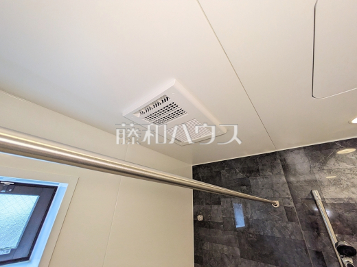 1号棟 浴室換気乾燥機 【国立市中1丁目】 雨の日の強い味方!浴室換気乾燥機付きユニットバスで洗濯物が乾かせます。