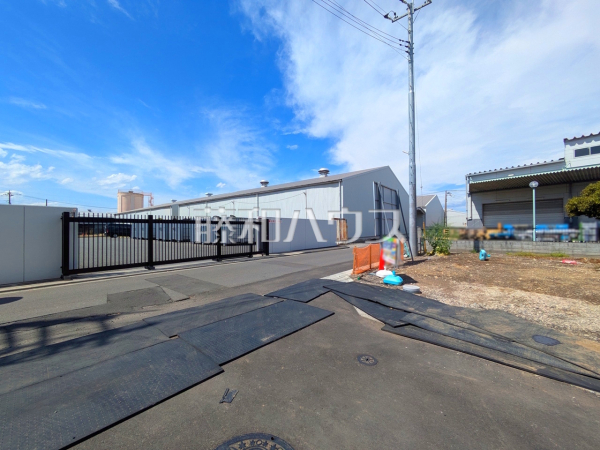 接道状況および現場風景 【新座市畑中1丁目】 接道状況および現場風景 【新座市畑中1丁目】