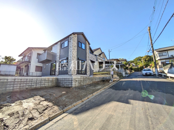 接道状況および現場風景 【日野市百草】 接道状況および現場風景 【日野市百草】