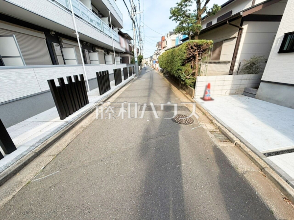 接道状況および現場風景 【東久留米市氷川台2丁目】 接道状況および現場風景 【東久留米市氷川台2丁目】