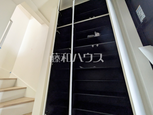 1号棟 玄関収納 【三鷹市井口5丁目】
