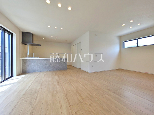 4号棟 リビング 【三鷹市井口5丁目】