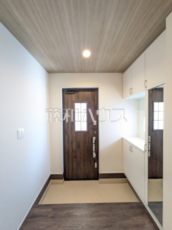 2号棟 玄関 【南城市玉城字親慶原】 2号棟 玄関 【南城市玉城字親慶原】