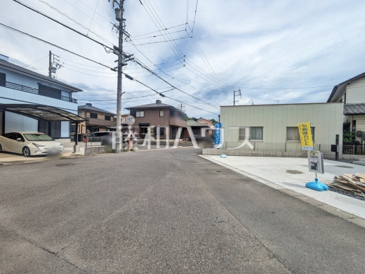 接道状況および現場風景 【春日井市坂下町3丁目】
