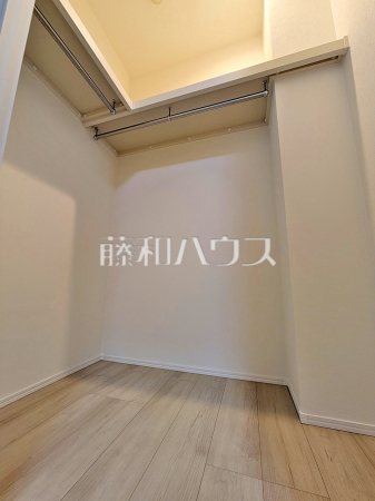 ウォークインクローゼット 【ウインズヒル稲城】 ウォークインクローゼット 【ウインズヒル稲城】