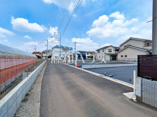接道状況および現場風景 土日祝はもちろん、平日のご案内も可能です。まずはお気軽にお問合せ下さいませ。【東久留米市前沢1丁目】