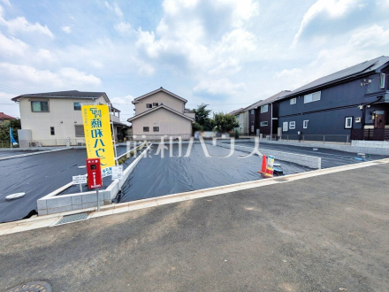 4号地 現地写真 利便性と、思わず深呼吸したくなる大きな空、色彩豊かな木々。この街が育んだ豊かな情景を楽しみ過ごす時が心地よいものとなるでしょう。 【東久留米市前沢1丁目】/撮影日2026/07/16