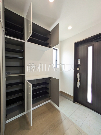 A号棟 玄関収納 【志木市柏町1丁目】 A号棟 玄関収納 【志木市柏町1丁目】