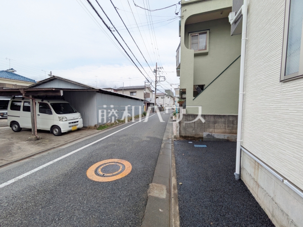 接道状況および現場風景 【練馬区大泉町2丁目】 接道状況および現場風景 【練馬区大泉町2丁目】