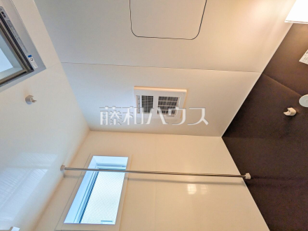 浴室乾燥機(浴室内上部) 雨の日の強い味方!浴室換気乾燥機付きユニットバスで洗濯物が乾かせます。
/撮影日2026/06/07