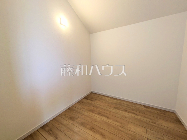 2号棟 ウォークインクローゼット 【狛江市東野川1丁目】 2号棟 ウォークインクローゼット 【狛江市東野川1丁目】